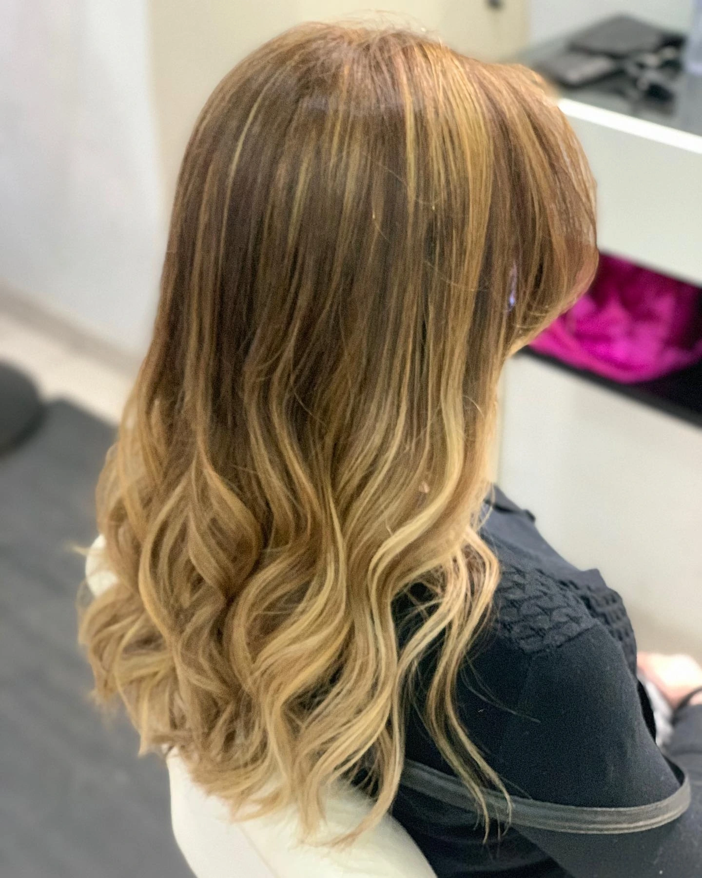 Rubio dorado con ondas